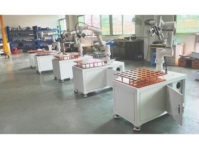 機(jī)器人料倉(cāng)一體機(jī)——點(diǎn)陣式