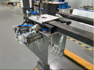 紙箱碼垛用什么機(jī)器人夾具更合適？